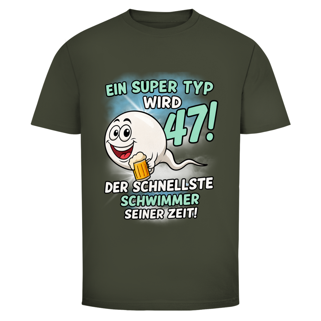 Herren T‑Shirt mit Spruch "Ein super Typ wird 47 – der schnellste Schwimmer seiner Zeit" – lustiges Geburtstagsmotiv
