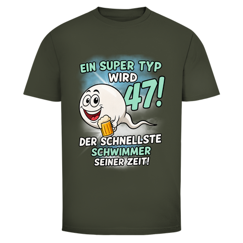 Herren T‑Shirt mit Spruch "Ein super Typ wird 47 – der schnellste Schwimmer seiner Zeit" – lustiges Geburtstagsmotiv