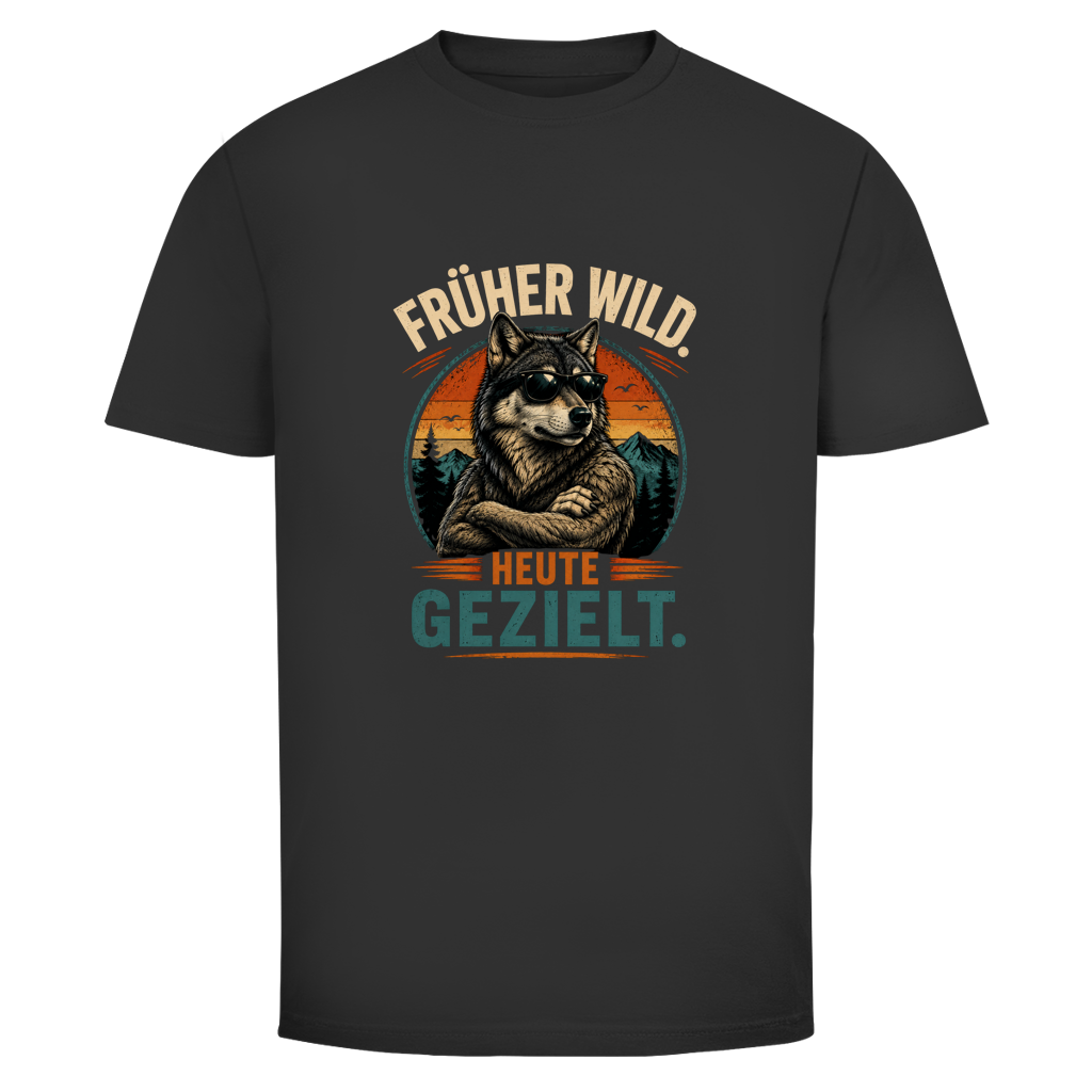Oldie Deluxe Herren T‑Shirt "Früher wild – Heute gezielt" – humorvolles Wolf‑Statement für Männer 55plus